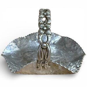 Vintage Rodney Kent Hand-Wrought Hammered Aluminum Basket Silver #429